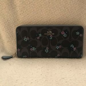 Coach wallet